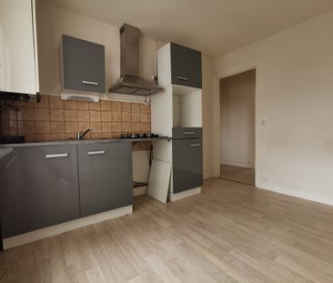 Location Appartement 3 pièces 70m² SAUMUR 49400 - Photo 2
