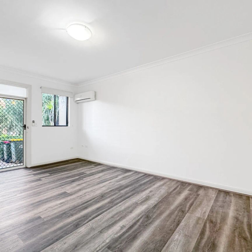 Remarkable, Aesthetically Pleasing & Recently Refurbished Triple Story Townhouse For Lease - Photo 1