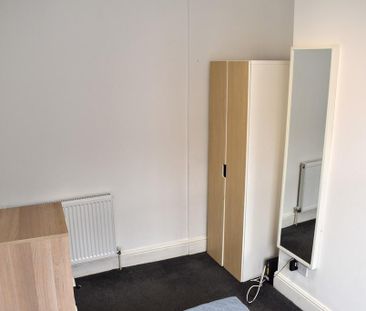 1 bedroom in a house share to rent - Photo 6