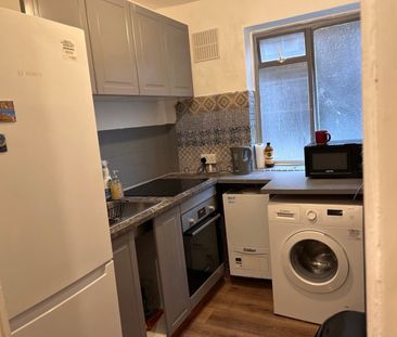 Room in a Shared Flat, London, E11 - Photo 5