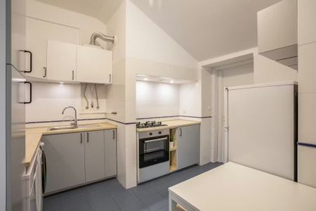 Calçada do Marquês de Abrantes, Lisbon, Lisbon 1200-163 - Photo 2