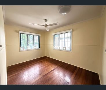 24 Earl Street, Westcourt, Qld 4870 - Photo 1