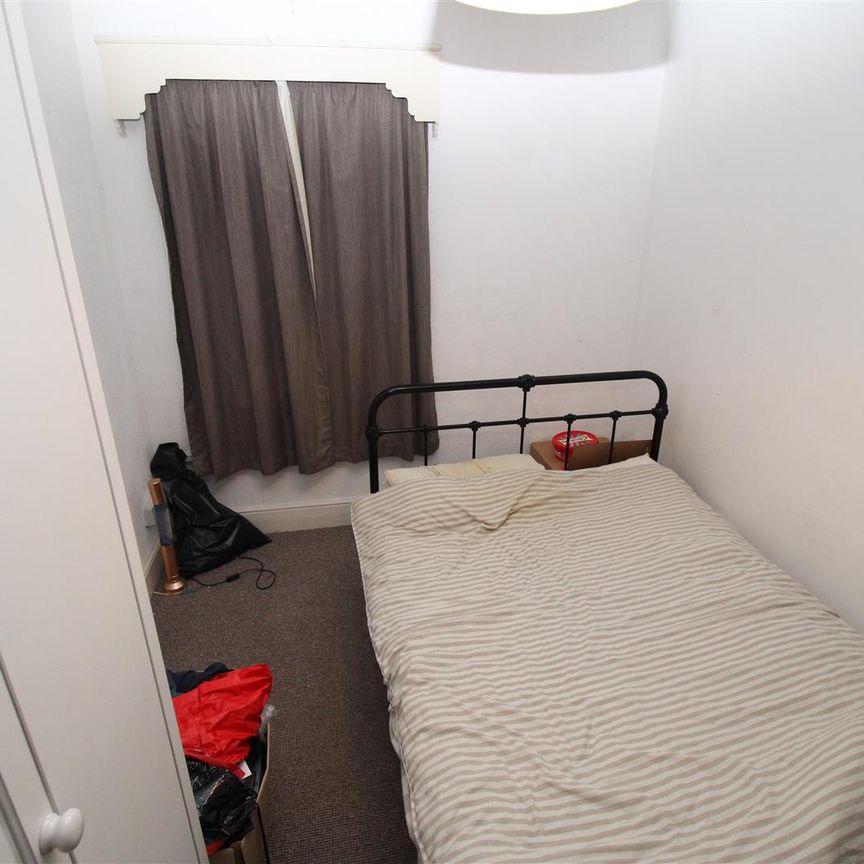 Room For Rent Llantwit Road, Pontypridd - Photo 1