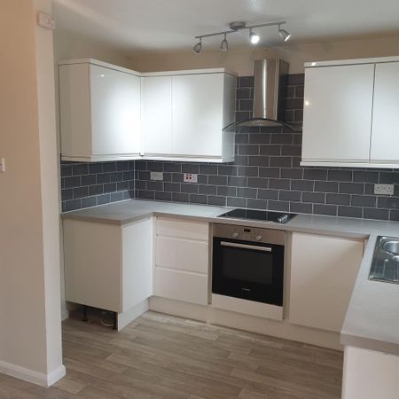 2 bedroom terraced house to rent - Photo 5