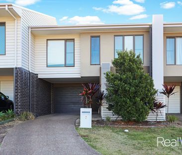 Spacious & Homely Property in Desirable Springfield Lakes, convenie... - Photo 5