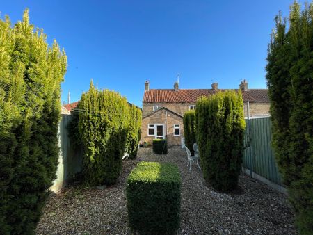 2 bedroom End Terraced House to let - Photo 2