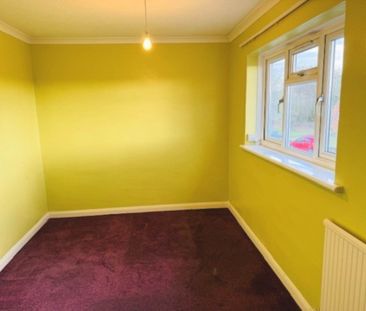 Laburnum Road, High Wycombe - Photo 1