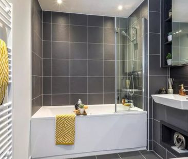 Room in a Shared Flat, Springfield Drive, SW17 - Photo 1