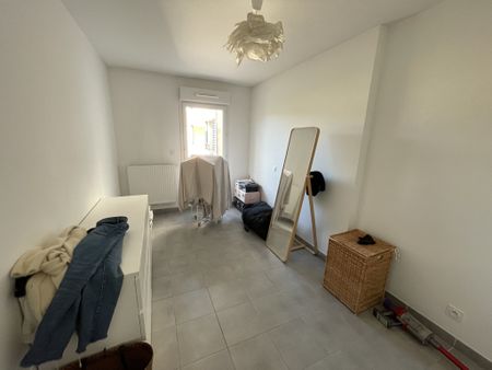 Location Appartement 3 pièces 80m² NIMES 30000 - Photo 3