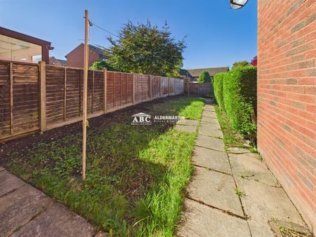 Britten Close, WD6 3HT, Borehamwood - Photo 2