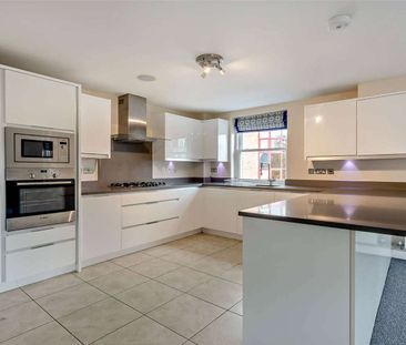 A superb two-bedroom apartment situated in the heart of Cambridge - Photo 6