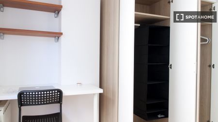 barcelona, Catalonia 08001 - Photo 3