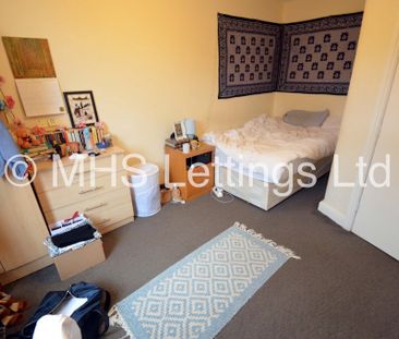 1 Bedroom Shared House for rent in Manor Drive - Photo 2