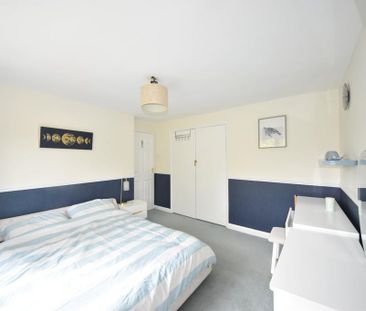 3 bedroom end of terrace house to rent - Photo 3