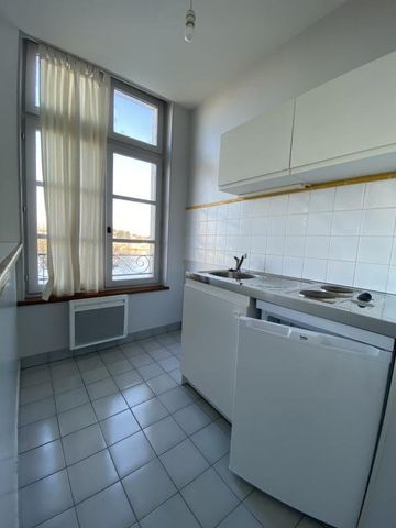 Location Appartement 1 pièce 26m² SAUMUR 49400 - Photo 2