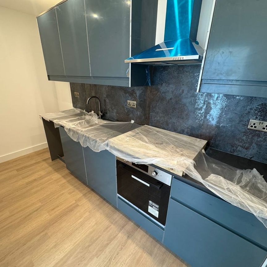 Studio Flat, North End, CR0 - Photo 1