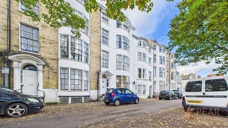 Bedford Row, Worthing, BN11 - Photo 2