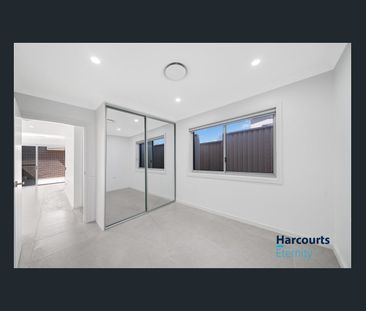 Brand New 4-Bedroom Townhouse, Your Luxurious Lifestyle in Girraween! - Photo 1