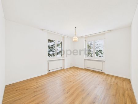 Generous 4.5-room apartment with garden seating area in the sought-after St. Gallen neighborhood - Photo 3