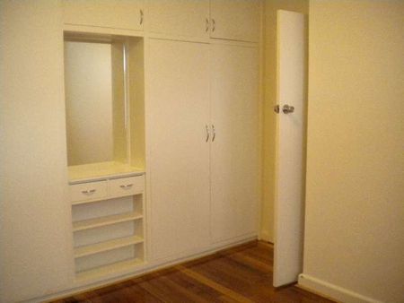 9/14 Fordholm Road, Hawthorn VIC 3122 - Photo 2