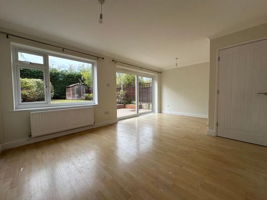 3 bedroom semi-detached house to rent - Photo 1