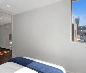 Premium inner-city 1-bedroom apartment with cityscape views & rooftop pool - Photo 3