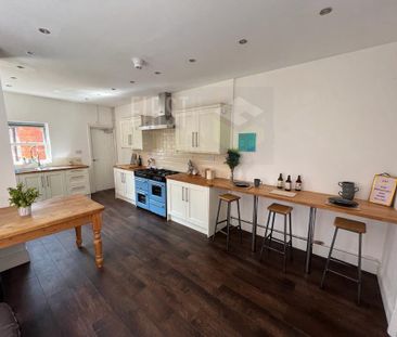 6 bedroom terraced house to rent - Photo 1