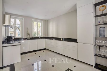 Location maison, Paris 16ème (75016), 9 pièces, 250.02 m², ref 84386703 - Photo 2