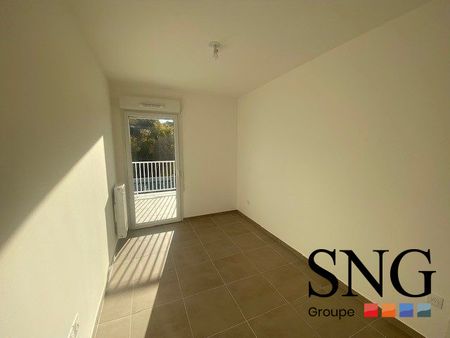 BEAU T3 AVEC BALCON ET DEUX PARKINGS - Photo 5