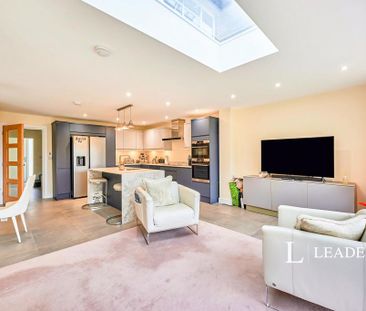 5 bedroom semi-detached house to rent - Photo 1