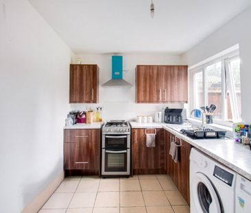 3 bedroom terraced house to rent - Photo 6