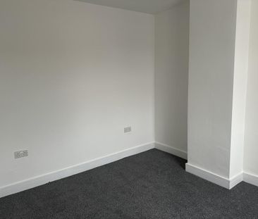 4 bedroom terraced house to rent - Photo 5