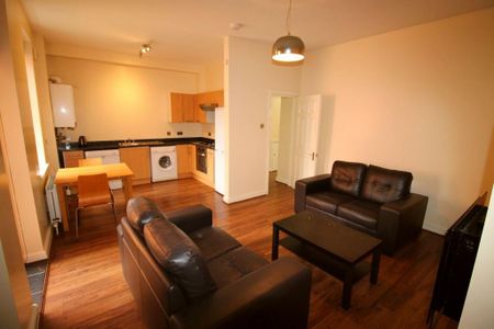 2 bedroom flat to rent - Photo 2