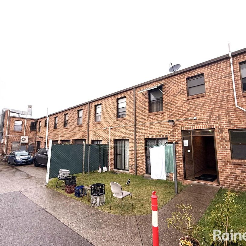 Male/Men Only Boarding House Accommodation - Photo 1