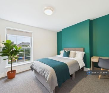 1 bedroom in a house share to rent - Photo 4