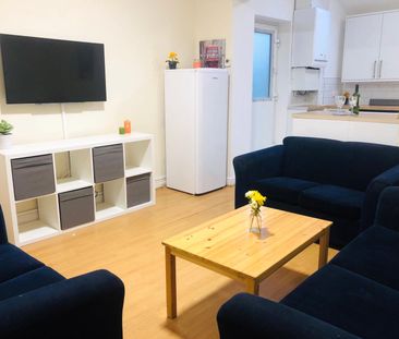 6 bedroom house to rent Pomona Street, Sheffield, South Yorkshire, S11 - Photo 1