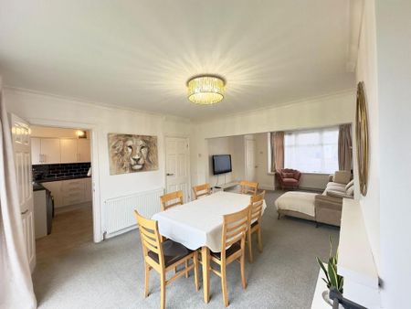 3 bedroom semi-detached house to rent - Photo 4