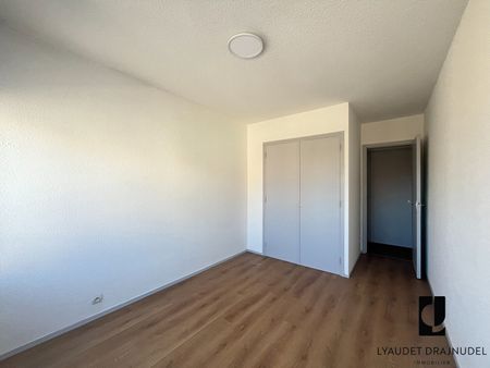 Location Appartement 2 pièces 49m² - Photo 4