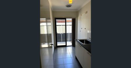 Large family / Executive Home Wodonga - Photo 4