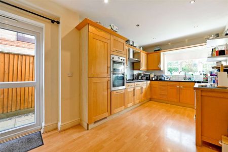 A modern four bedroom detached property in a sought after road in Old Windsor. - Photo 3