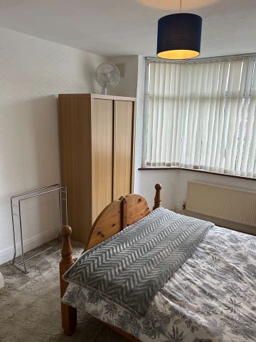 3 Bed Terraced House, Southmead Road, BS10 - Photo 5