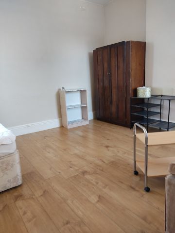 Room in a Shared House, Loughborough Road, NG2 - Photo 2