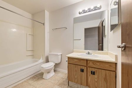 Renovated Suite - 2 Bedroom - Photo 4