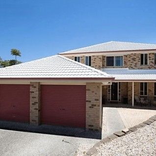 $1550 p/w 5 Bedroom House - Photo 1