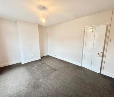 2 bedroom end of terrace house to rent - Photo 6