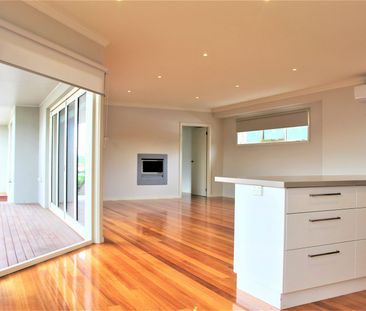 Modern Comfort Meets Effortless Living - Photo 1