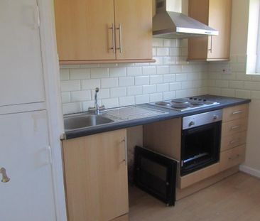 2 bedroom ground floor maisonette to rent - Photo 2