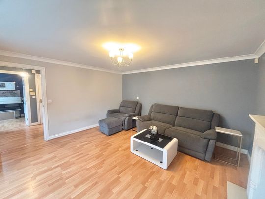 Millwood Garden, Killay, Swansea - Photo 1