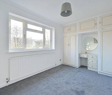 4 bedroom detached house to rent - Photo 4