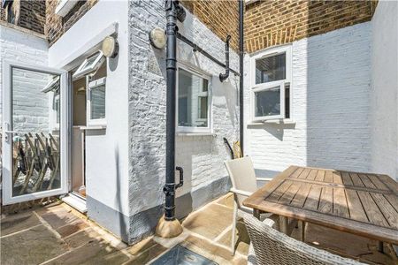 3 bedroom terraced house to rent - Photo 2